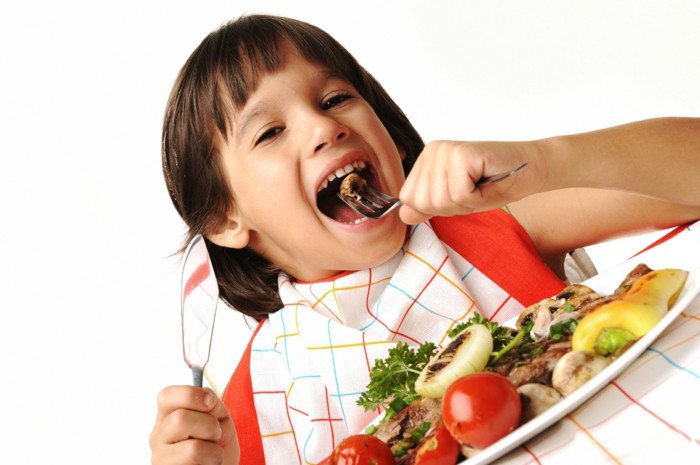 बच्चों को संतुलित आहार दें give children well balanced diet